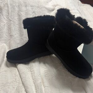 New SO Women's Paulina Black Faux Fur Trimmed/Lined Boot Size 9